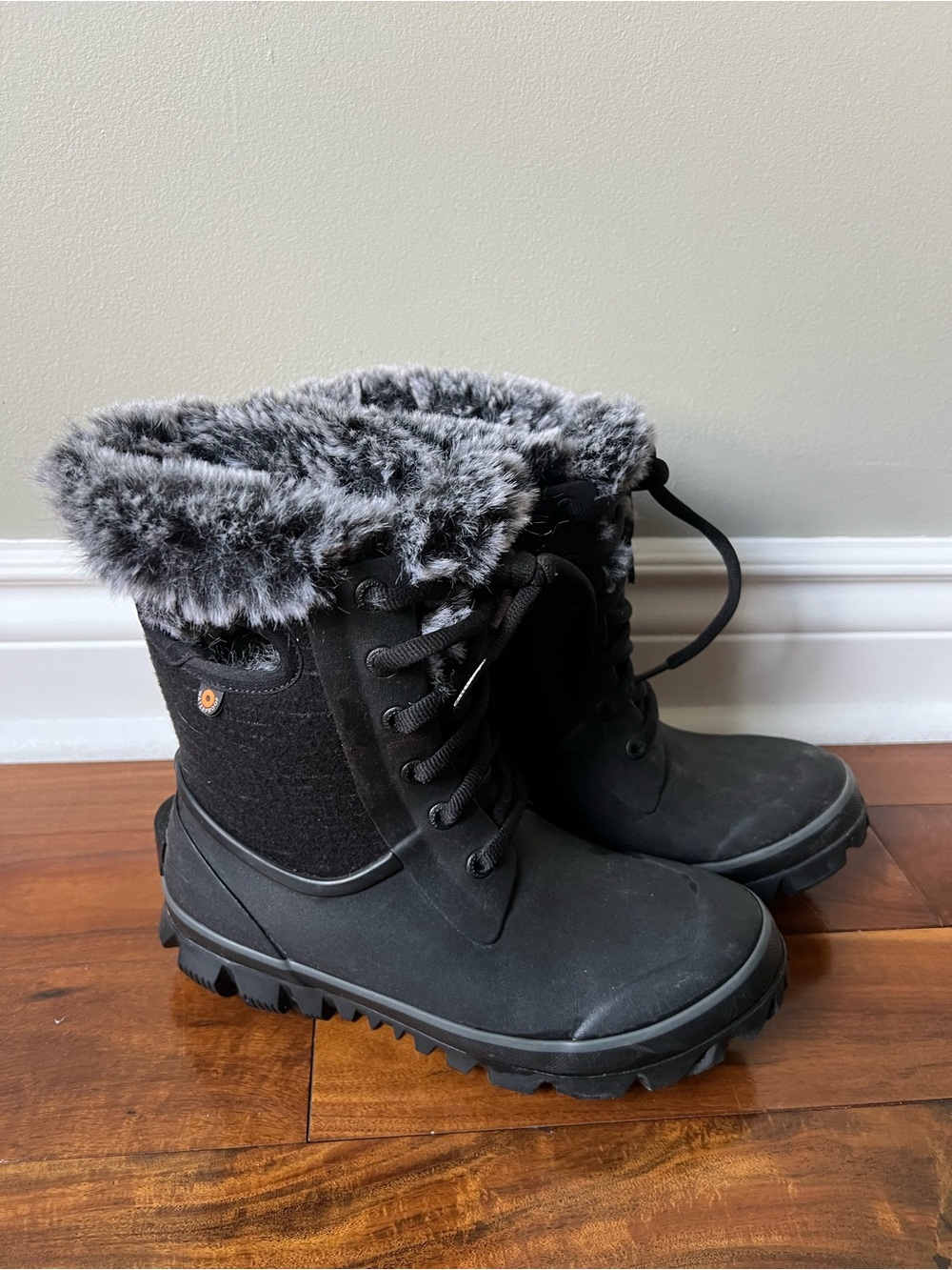 Bogs Black Faux-Fur Trim Waterproof Winter Lace-Up Boots